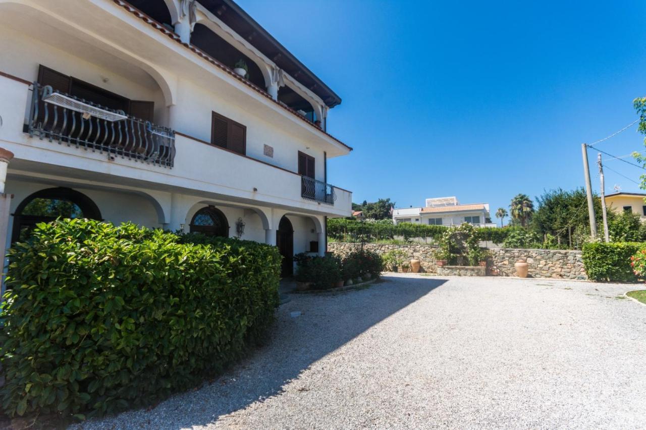 Villa Pomelia Santa Domenica  Buitenkant foto